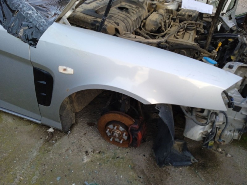 Recambio de aleta delantera derecha para hyundai coupe ii (gk) 1.6 16v referencia OEM IAM 663202C030  