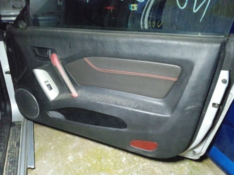 Recambio de guarnecido puerta delantera derecha para hyundai coupe ii (gk) 1.6 16v referencia OEM IAM 823022C030  