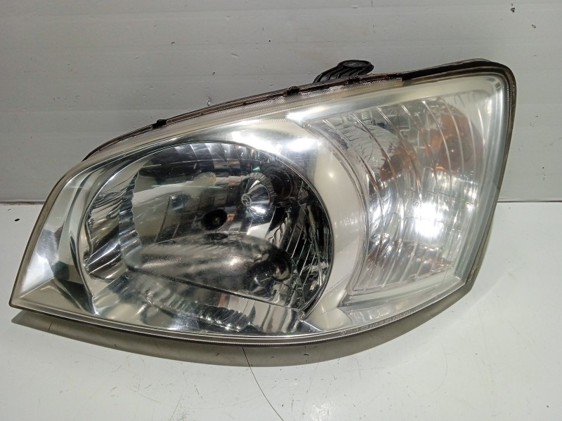 Recambio de faro izquierdo para hyundai getz (tb) 1.3 referencia OEM IAM 921101C010  