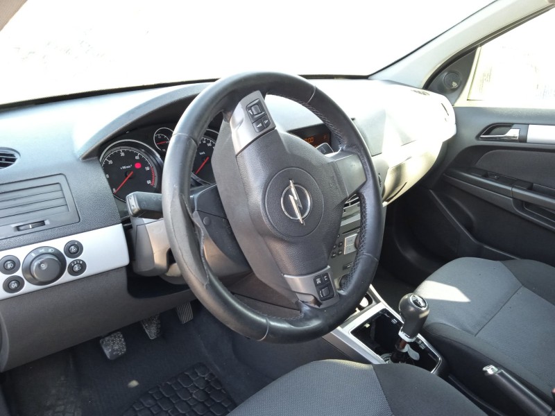 opel astra h (a04) del año 2006
