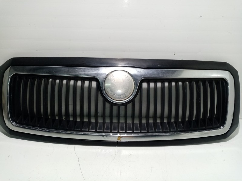 Recambio de rejilla delantera para skoda fabia i combi (6y5) 1.9 tdi referencia OEM IAM 6Y085366801C  