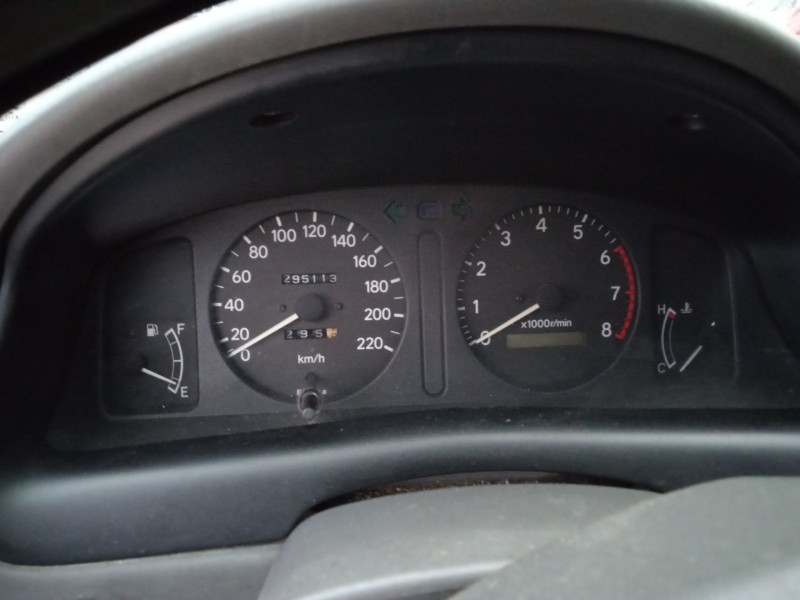 toyota corolla compact (_e11_) del año 1998