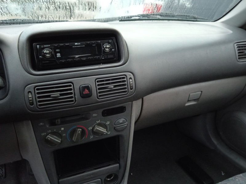 toyota corolla compact (_e11_) del año 1998