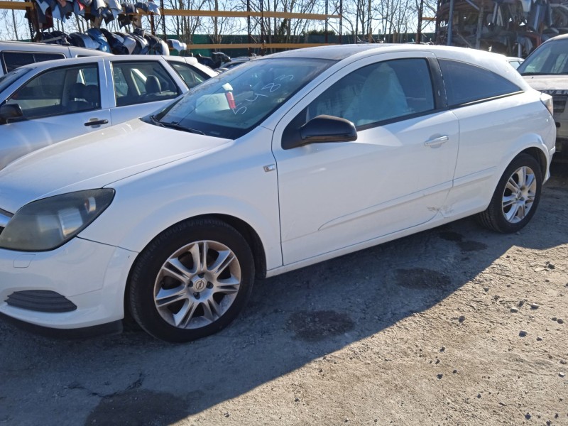 opel astra h gtc (a04) del año 2007