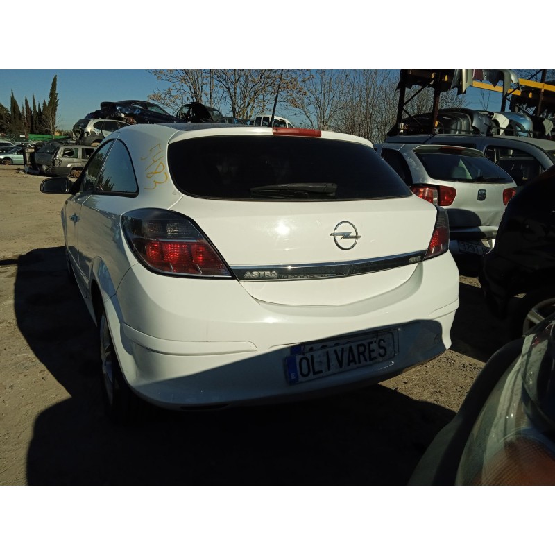 opel astra h gtc (a04) del año 2007