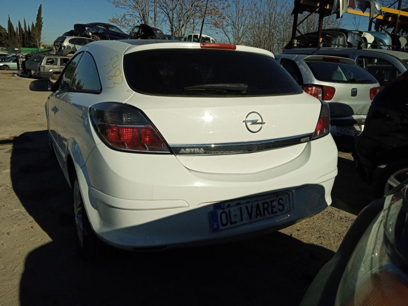 opel astra h gtc (a04) del año 2007