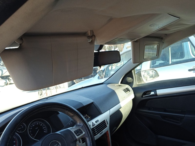 opel astra h gtc (a04) del año 2007