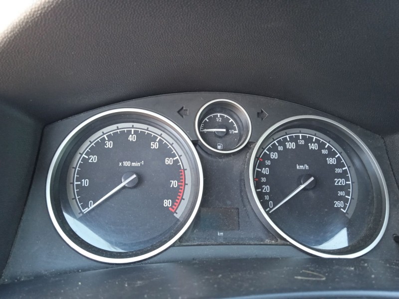 opel astra h gtc (a04) del año 2007