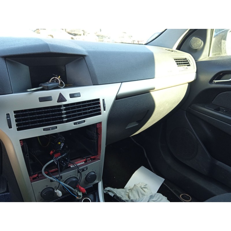 opel astra h gtc (a04) del año 2007