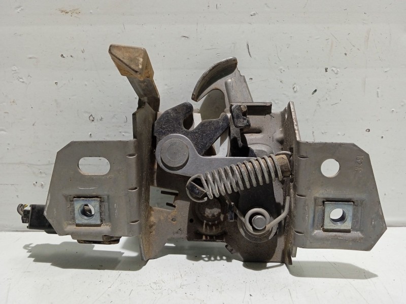 Recambio de cerradura capot para volvo v50 familiar referencia OEM IAM 30716530  