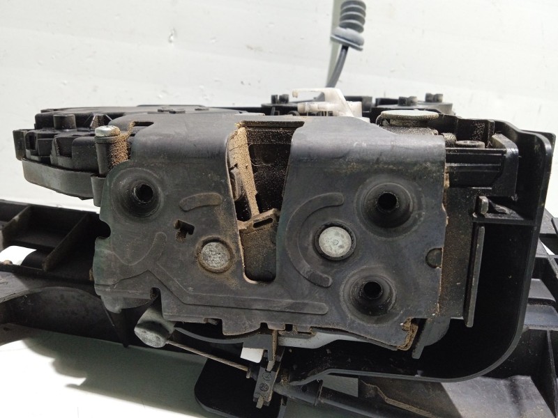 Recambio de cerradura puerta trasera izquierda para volvo v50 familiar referencia OEM IAM 240015003  