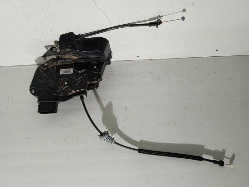 Recambio de cerradura puerta delantera derecha para volvo v50 familiar referencia OEM IAM 30799318  