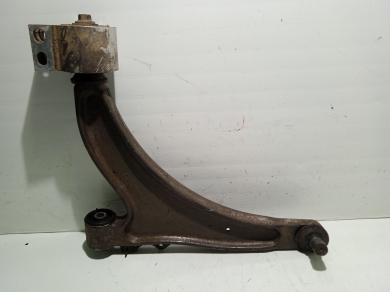 Recambio de brazo suspension inferior delantero izquierdo para opel insignia berlina cosmo referencia OEM IAM 352869  