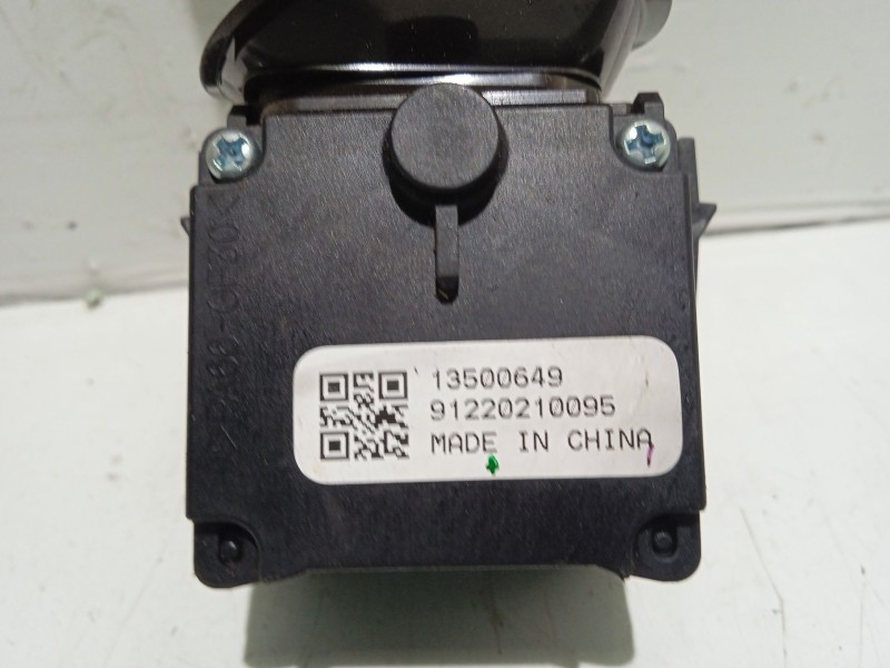 Recambio de mando limpia para opel insignia berlina cosmo referencia OEM IAM 13500649  