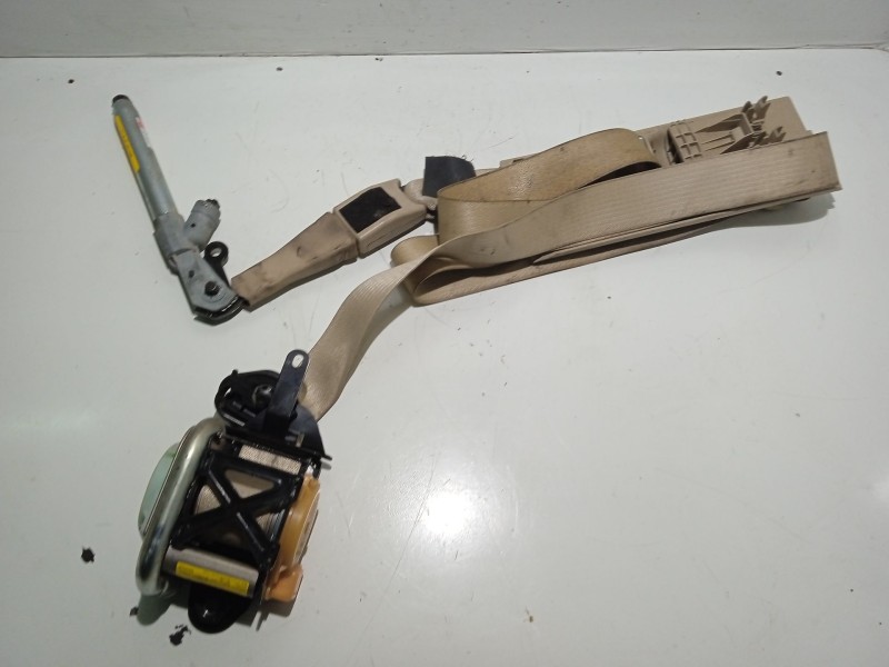 Recambio de cinturon seguridad delantero izquierdo para opel insignia berlina cosmo referencia OEM IAM 3063932AA  