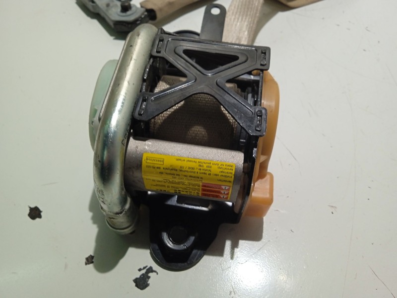 Recambio de cinturon seguridad delantero izquierdo para opel insignia berlina cosmo referencia OEM IAM 3063932AA  