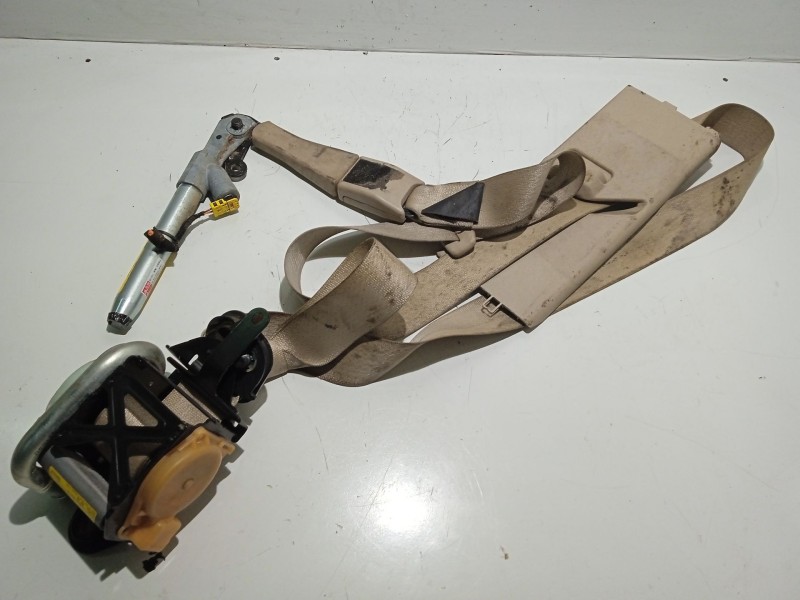 Recambio de cinturon seguridad delantero derecho para opel insignia berlina cosmo referencia OEM IAM 3063932AA  