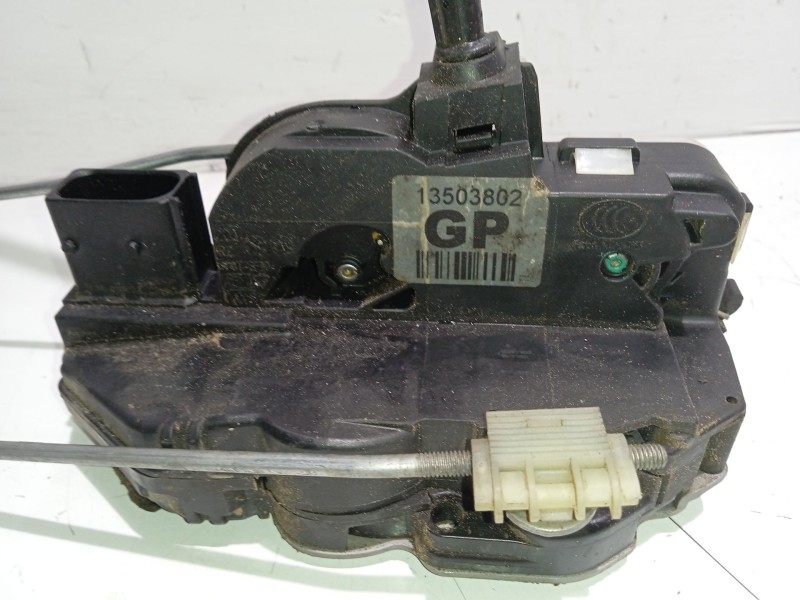 Recambio de cerradura puerta delantera derecha para opel insignia berlina cosmo referencia OEM IAM 13503802  