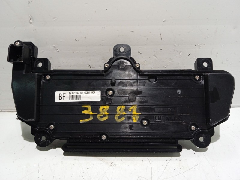 Recambio de sistema audio / radio cd para opel insignia berlina cosmo referencia OEM IAM 13277912  