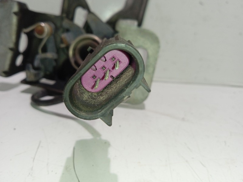 Recambio de cerradura capot para opel insignia berlina cosmo referencia OEM IAM 13313236  