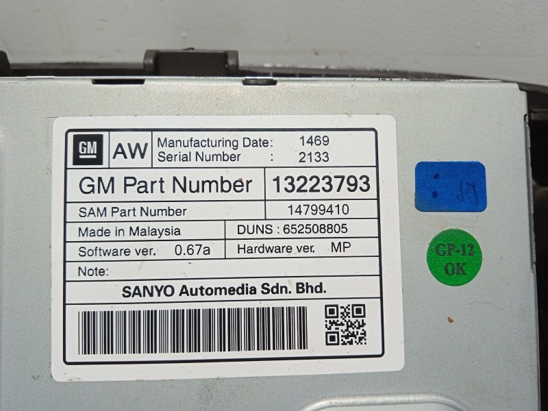 Recambio de pantalla multifuncion para opel insignia berlina cosmo referencia OEM IAM 13223793  