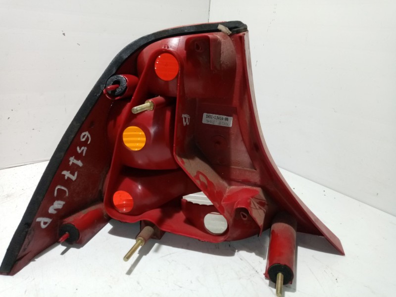 Recambio de piloto trasero derecho para ford focus berlina (cak) referencia OEM IAM 1M5113404BB  