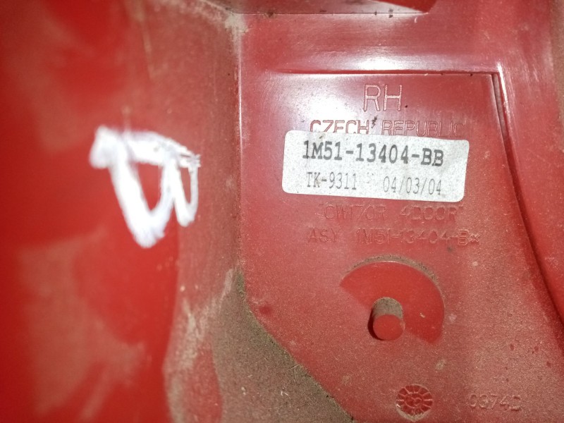 Recambio de piloto trasero derecho para ford focus berlina (cak) referencia OEM IAM 1M5113404BB  