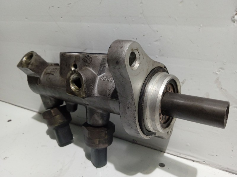 Recambio de bomba freno para volvo s60 i (384) d5 referencia OEM IAM 8646009  