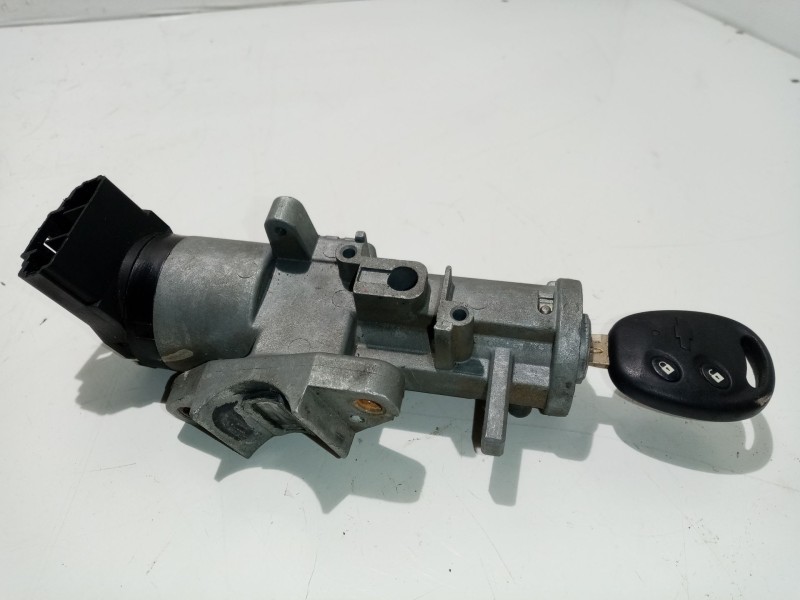 Recambio de conmutador de arranque para chevrolet kalos 1.4 cat referencia OEM IAM 5B28E  