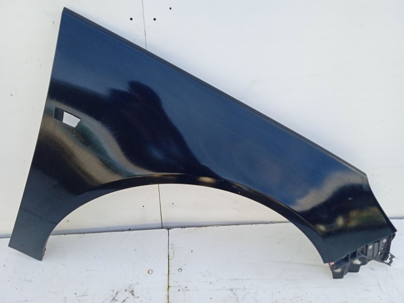 Recambio de aleta delantera derecha para opel insignia berlina cosmo referencia OEM IAM 13277521  