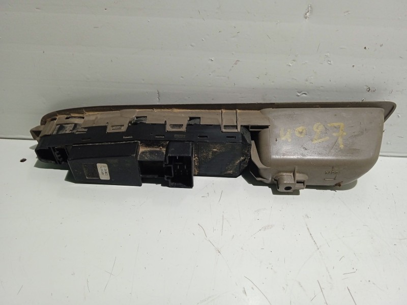 Recambio de mando elevalunas delantero izquierdo para volvo v40 familiar 1.6 referencia OEM IAM 30638695  