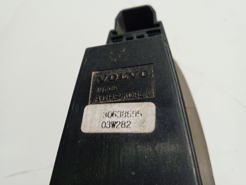 Recambio de mando elevalunas delantero izquierdo para volvo v40 familiar 1.6 referencia OEM IAM 30638695  