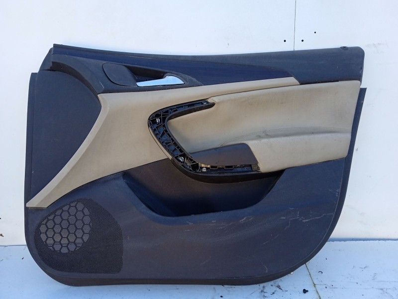 Recambio de guarnecido puerta delantera derecha para opel insignia berlina cosmo referencia OEM IAM 13327652  