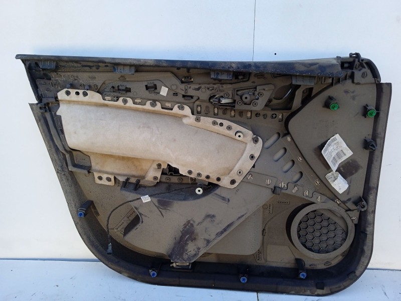 Recambio de guarnecido puerta delantera derecha para opel insignia berlina cosmo referencia OEM IAM 13327652  