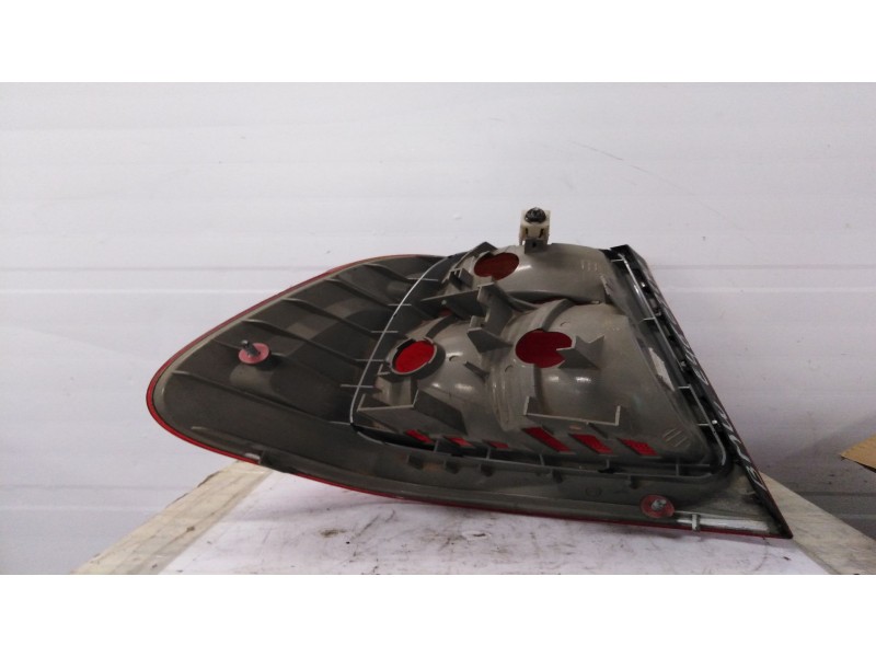 Recambio de piloto trasero derecho para bmw serie 3 berlina (e46) 318i   |   04.98 - 12.01 | 1998 - 2001 | 118 cv / 87 kw refere