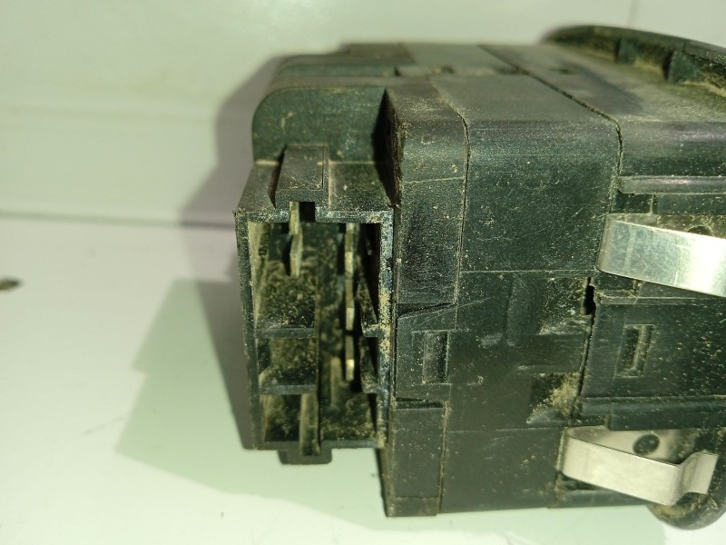 Recambio de mando elevalunas delantero izquierdo para peugeot 306 berlina 3/4/5 puertas (s2) referencia OEM IAM 6552RC  