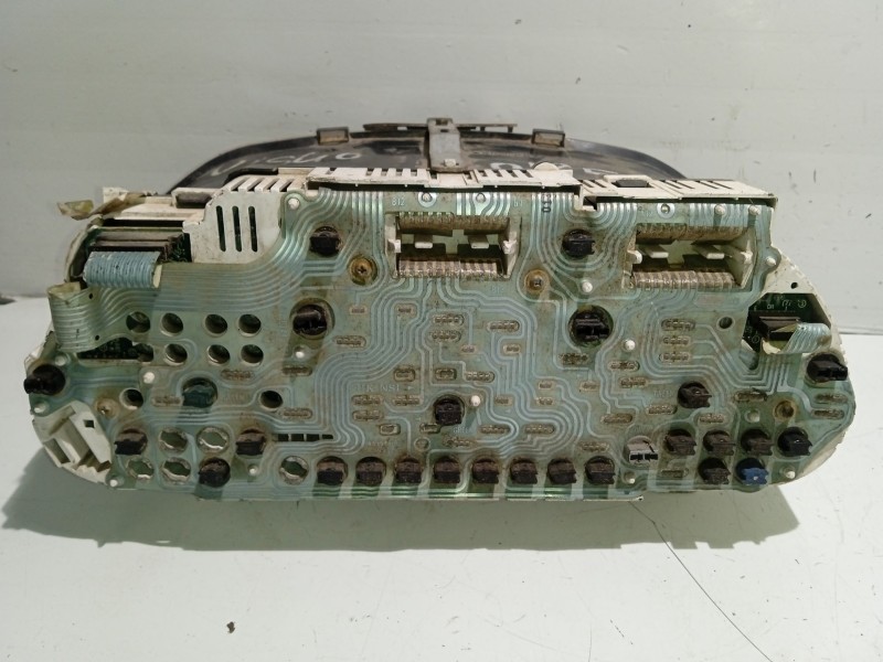 Recambio de cuadro instrumentos para volvo v40 familiar 1.9 diesel referencia OEM IAM 30889706  