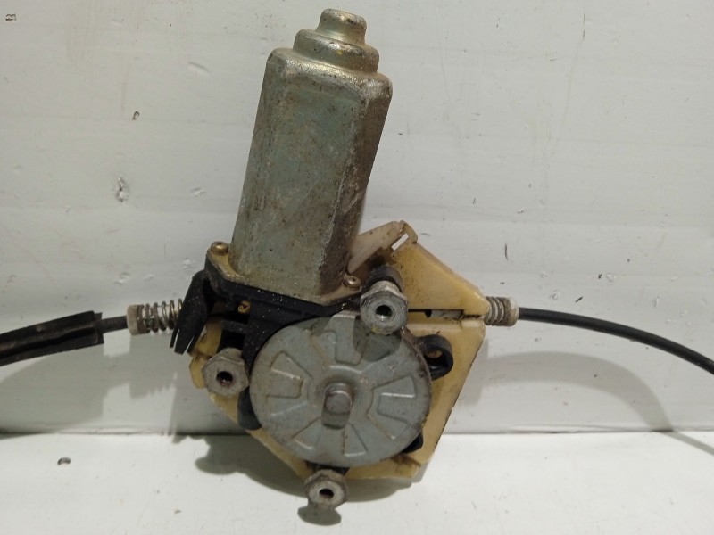 Recambio de elevalunas delantero derecho para volvo v40 familiar 1.9 diesel referencia OEM IAM 30623066  