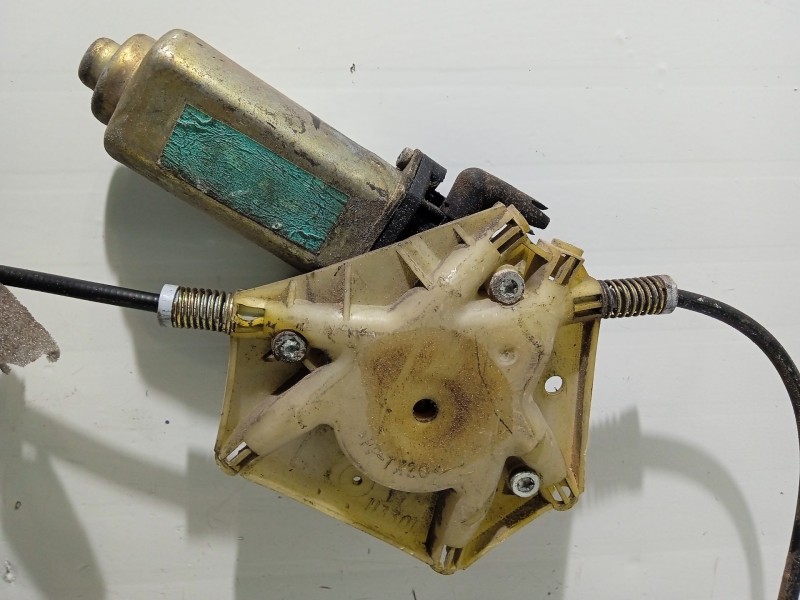 Recambio de elevalunas trasero derecho para volvo v40 familiar 1.9 diesel referencia OEM IAM 113136101  