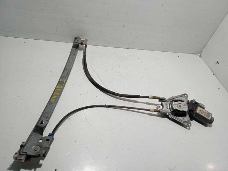 Recambio de elevalunas delantero izquierdo para citroën saxo referencia OEM IAM 400671T3  