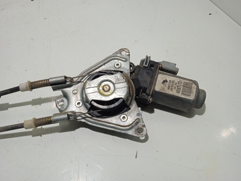 Recambio de elevalunas delantero izquierdo para citroën saxo referencia OEM IAM 400671T3  