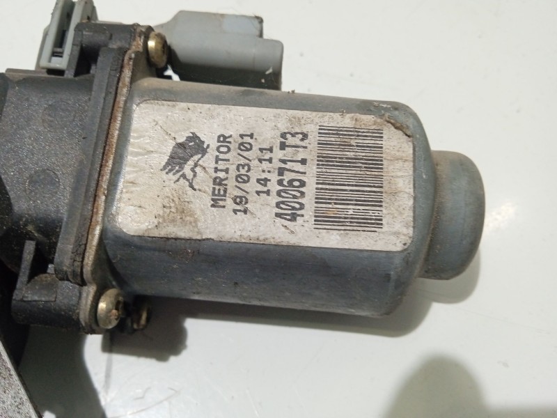 Recambio de elevalunas delantero izquierdo para citroën saxo referencia OEM IAM 400671T3  