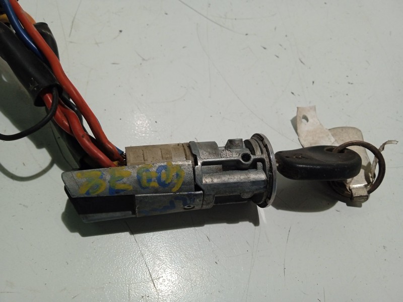 Recambio de conmutador de arranque para citroën saxo referencia OEM IAM 962850798B  