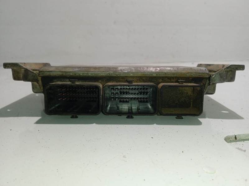 Recambio de centralita motor uce para citroën saxo referencia OEM IAM 0281001839 9630059880 