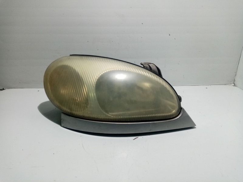 Recambio de faro derecho para daewoo lanos (klat) 1.3 referencia OEM IAM 96304611  