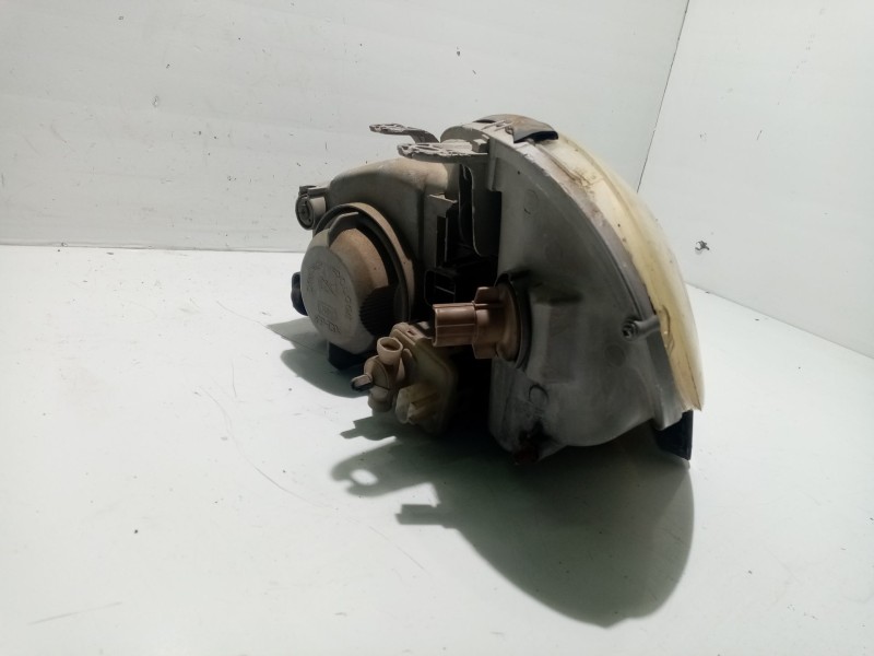 Recambio de faro derecho para daewoo lanos (klat) 1.3 referencia OEM IAM 96304611  