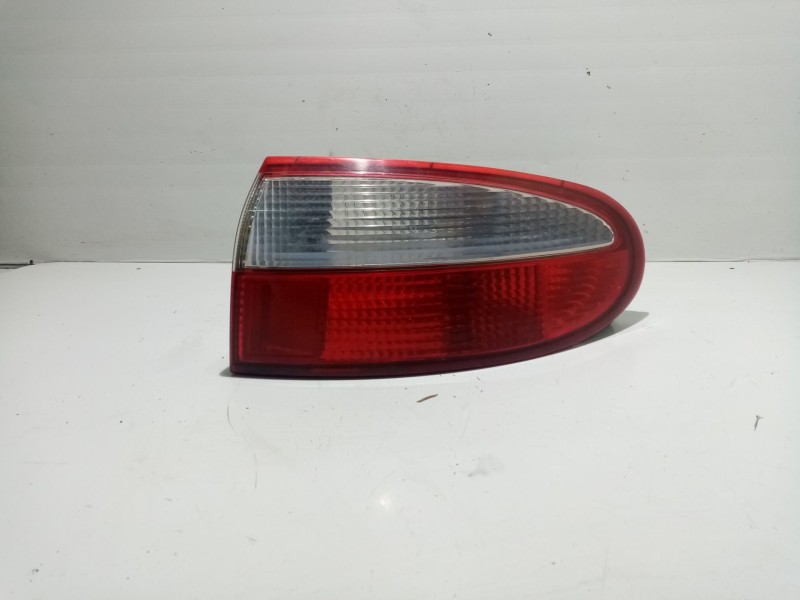 Recambio de piloto trasero derecho para daewoo lanos (klat) 1.3 referencia OEM IAM 96304619  