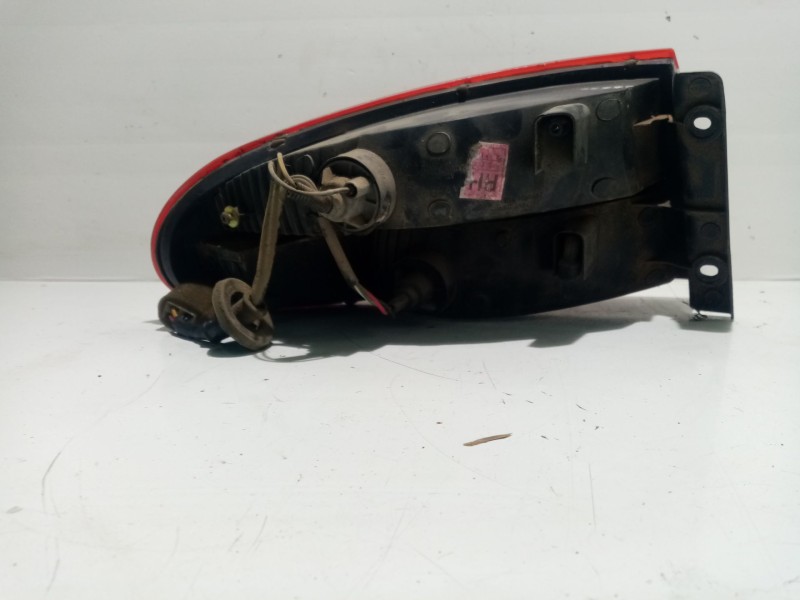 Recambio de piloto trasero derecho para daewoo lanos (klat) 1.3 referencia OEM IAM 96304619  