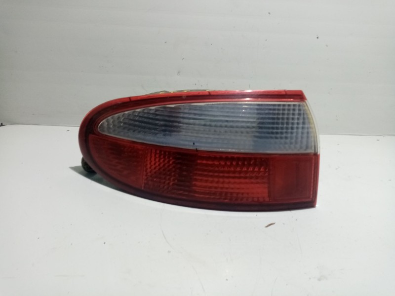 Recambio de piloto trasero izquierdo para daewoo lanos (klat) 1.3 referencia OEM IAM 96304618  