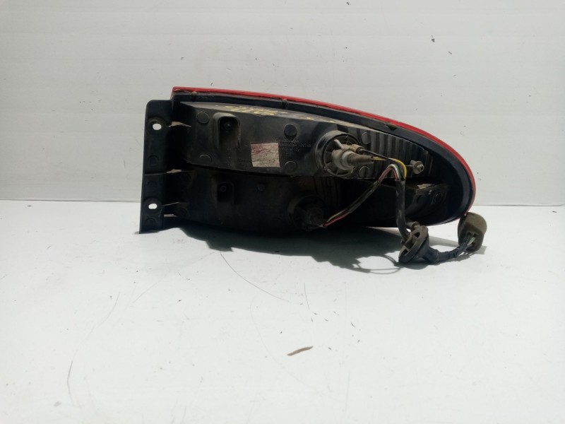 Recambio de piloto trasero izquierdo para daewoo lanos (klat) 1.3 referencia OEM IAM 96304618  